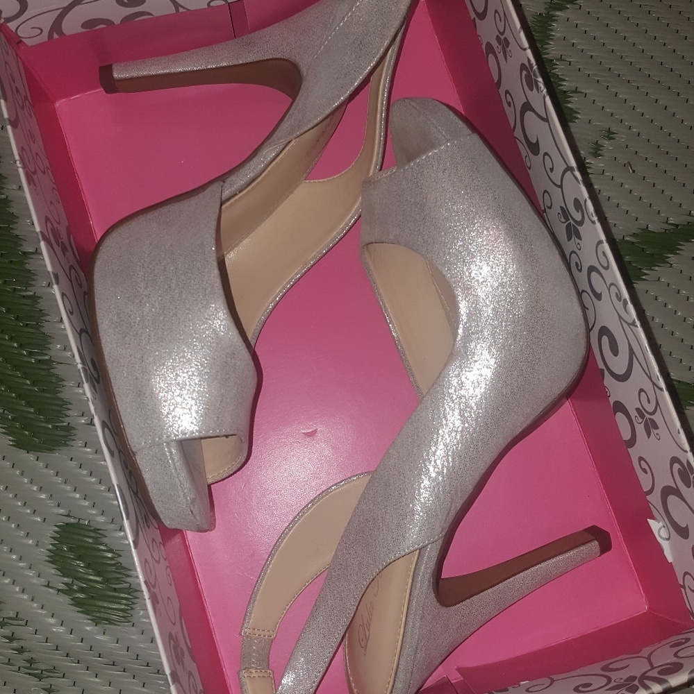 NWOT Lulu Townsend Heels